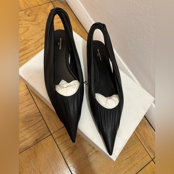 NEW Balenciaga Black Leather Flats - Picture 3 of 6